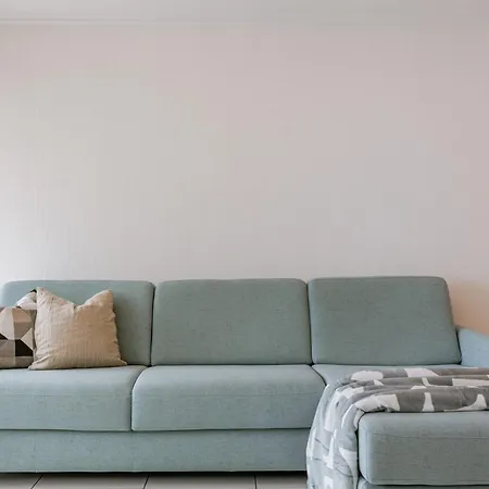 Huswell - With Terrace Close To The Sea Apartment *
