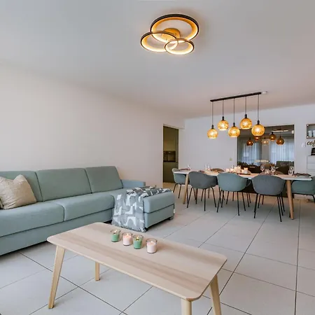 Huswell - With Terrace Close To The Sea Apartment